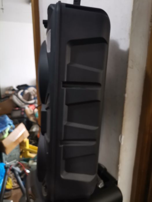 Boxă portabilă mare cu stik card radio microfon auxiliar perfect funcțională