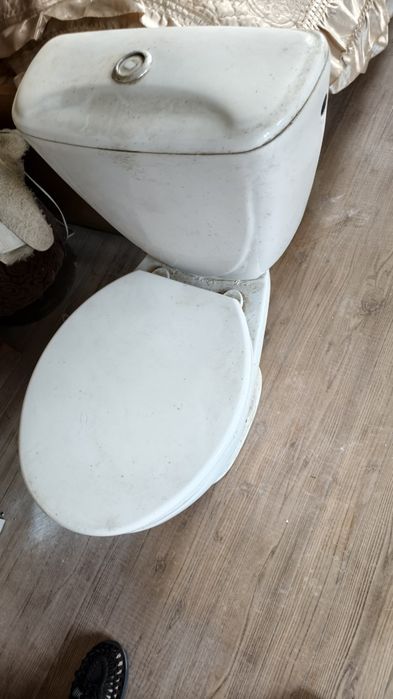 Продам унитаз.рабочий.