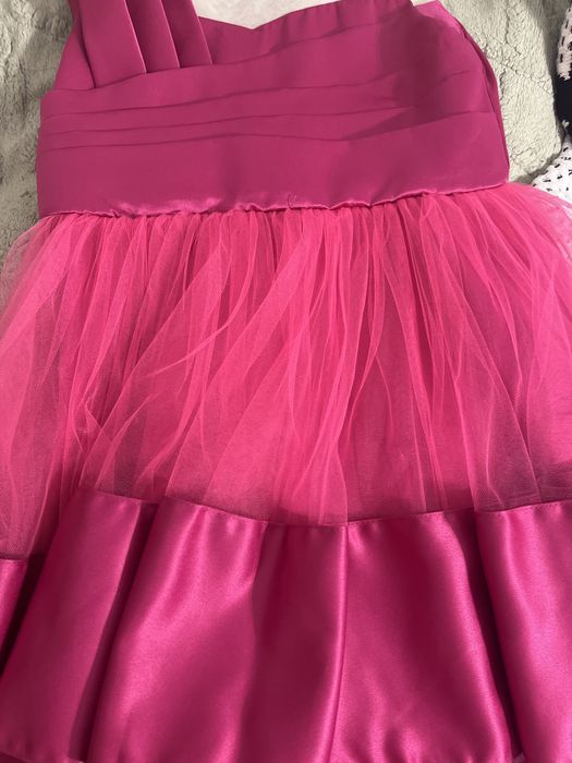 Красивое розовое платье