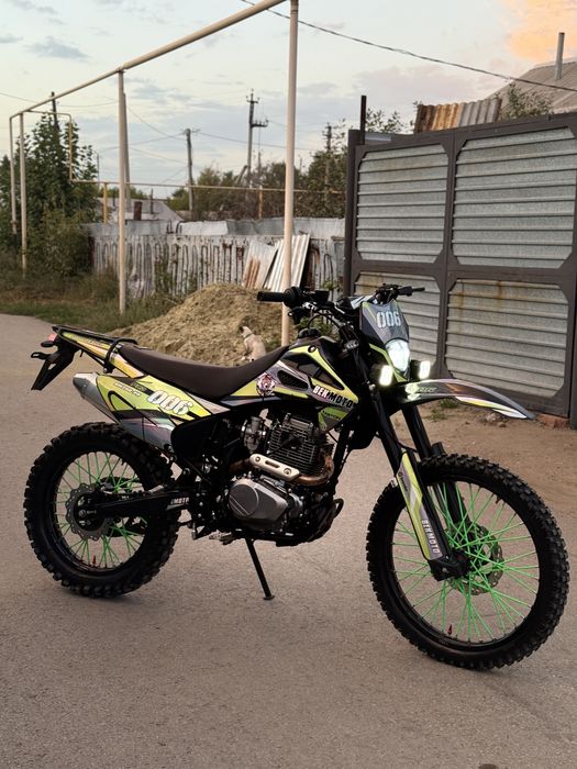 Продам мотоцикл 250 кубов эндуро