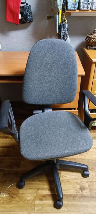 Офисный стол + стул