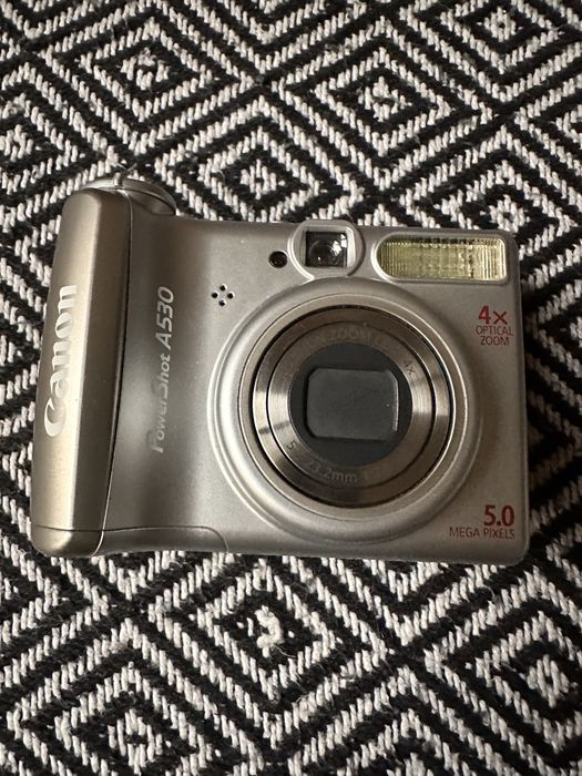 Фотоапарат Canon