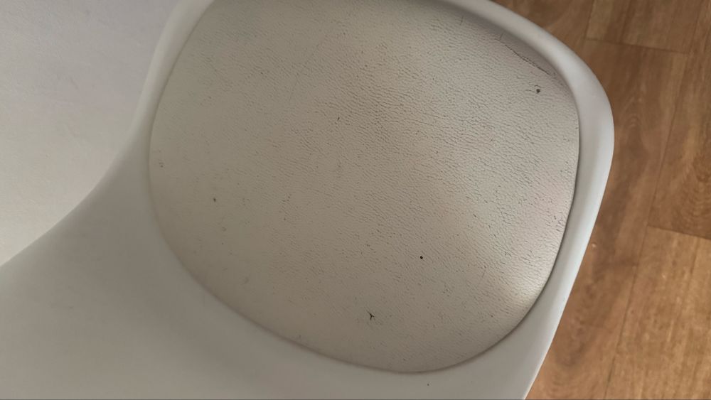 Продам детский стол и стульчики