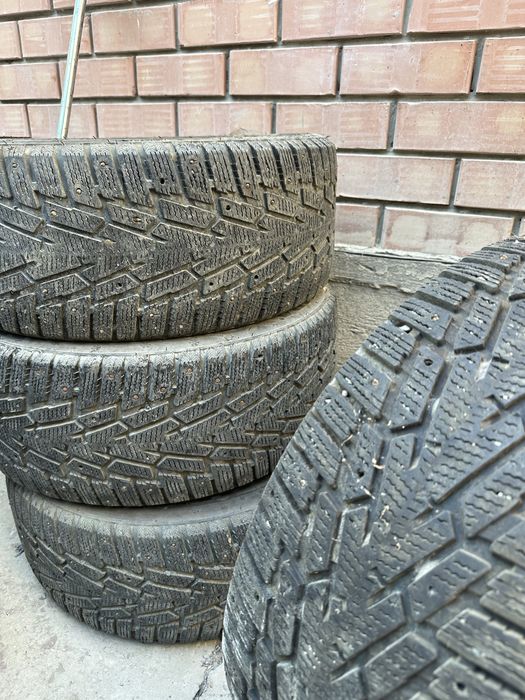 Автошина зимний 235 шипы