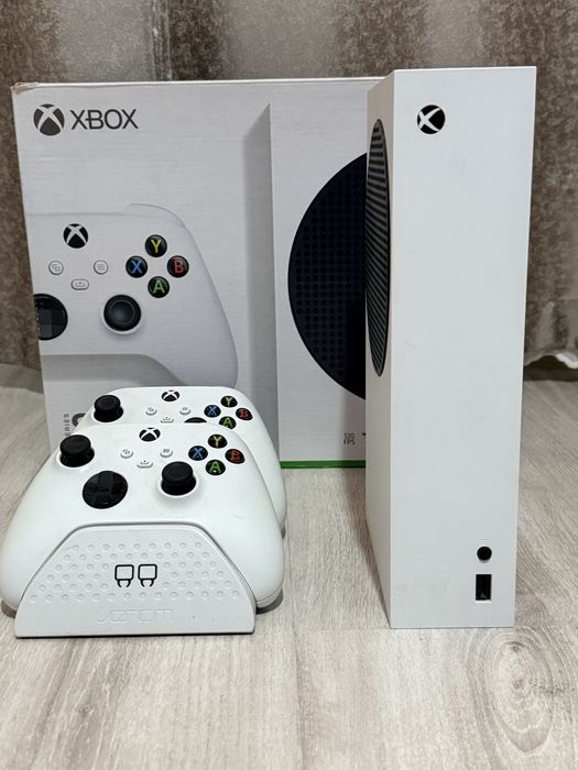 Xbox series s 512 gb cu 2 controlere si statie de incarcare