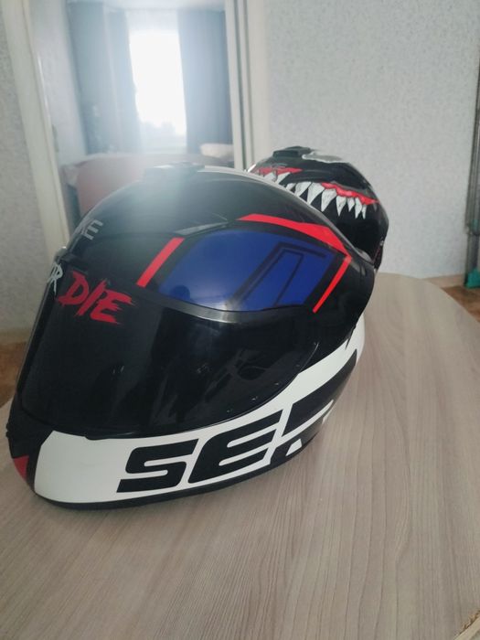 Продам мотошлемы в отличном состоянии