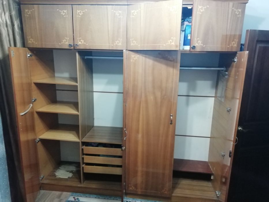 Продам шкафы срочно