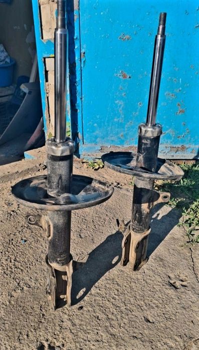 Продам стойки от Lexus rx300