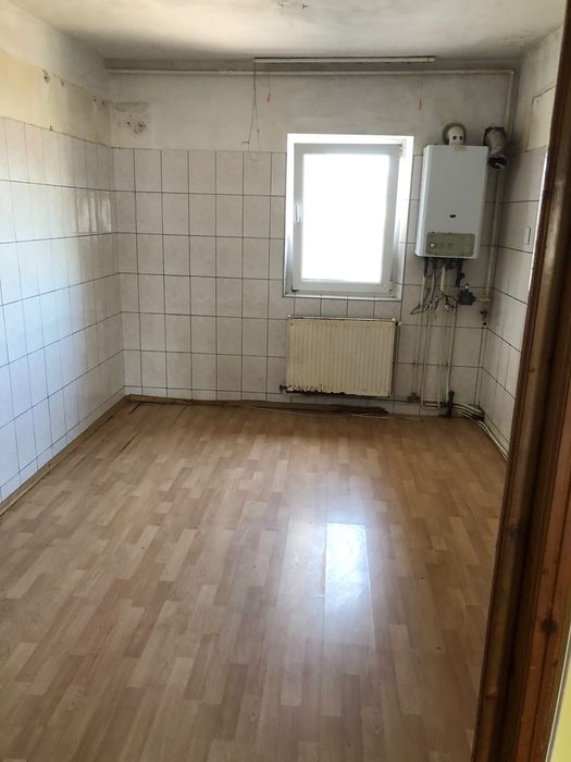 Vand apartament 3 camere Onesti