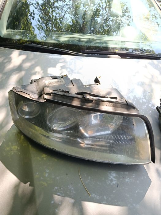 Продавам фарове за Audi a4 b6