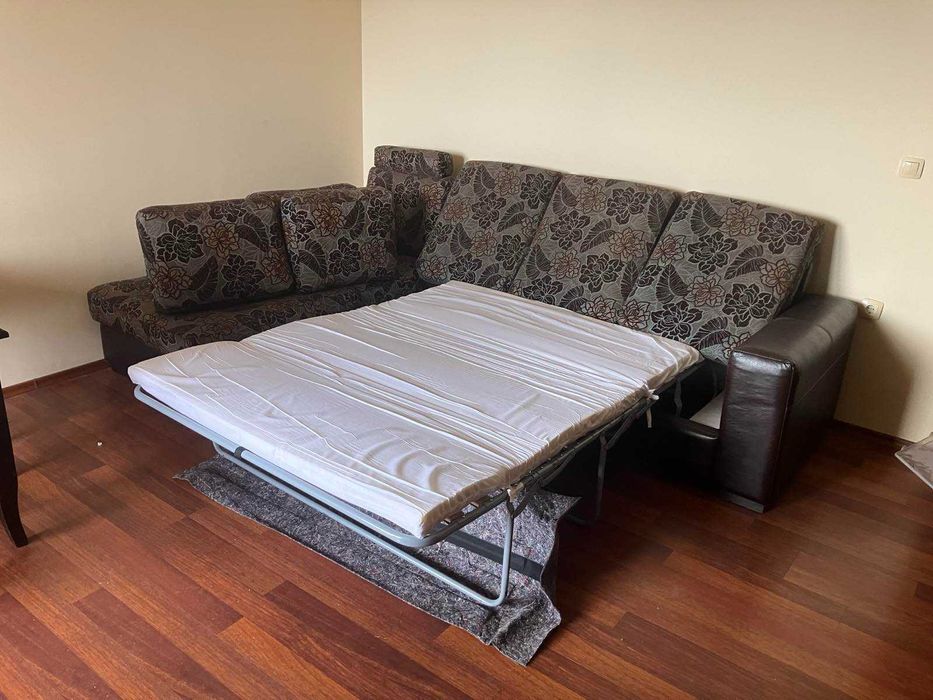 Голям ъглов диван / разтегателен с лежанка