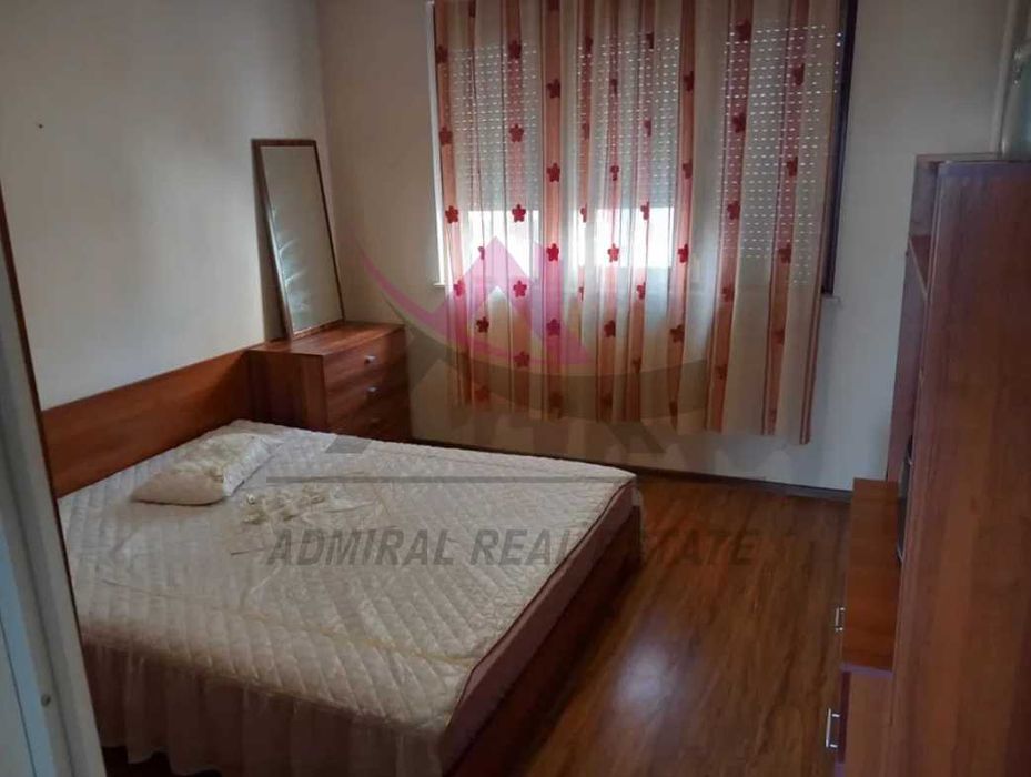 ТРИ отделни стаи -Възраждане 1