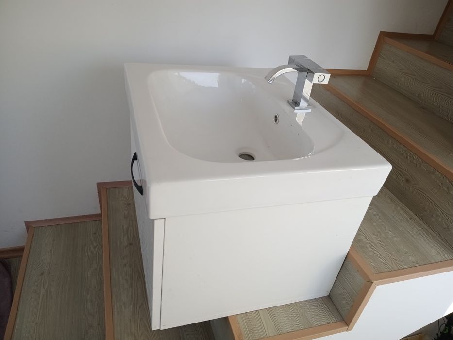 Шкаф за баня нов