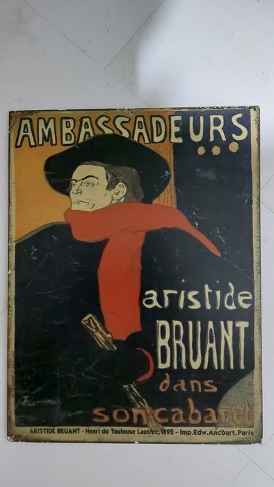 Ambassadeurs aristide Bruart dans son xabaret