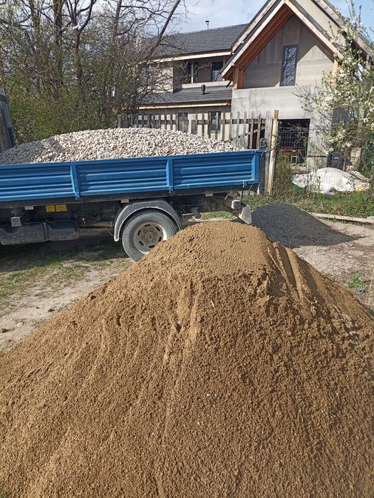 Transport Nisip moloz pietris balastru pamant