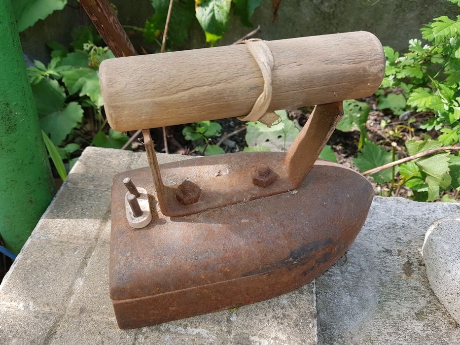 Fiare de calcat cu rezistenta, anii '70, 2bucati