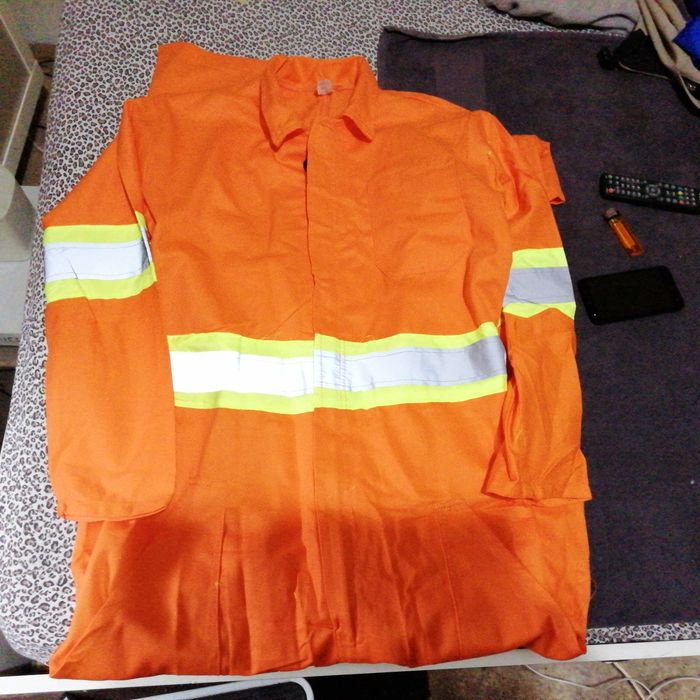 Salopeta de lucru, portocalie 5 buzunare din bumbac și poliester NOUA