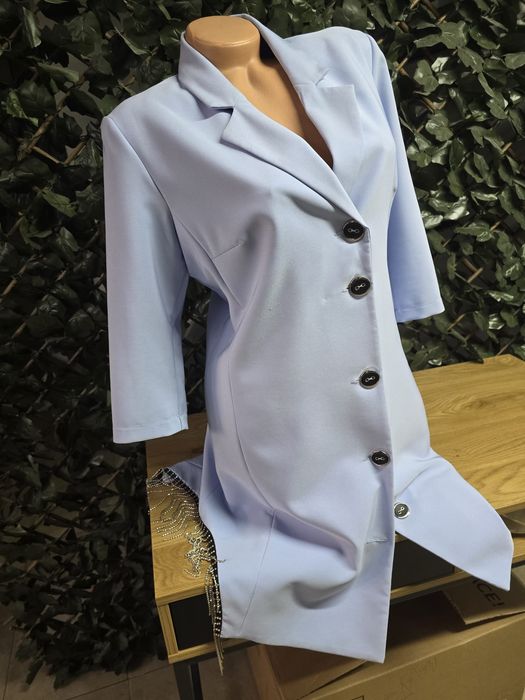 Vând rochie stil sacou