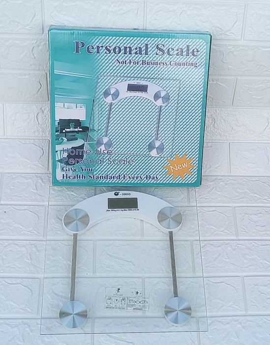 Электронный напольный весы