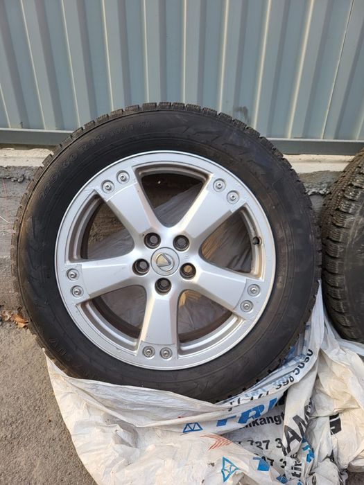 Продам зимнюю резину с дисками