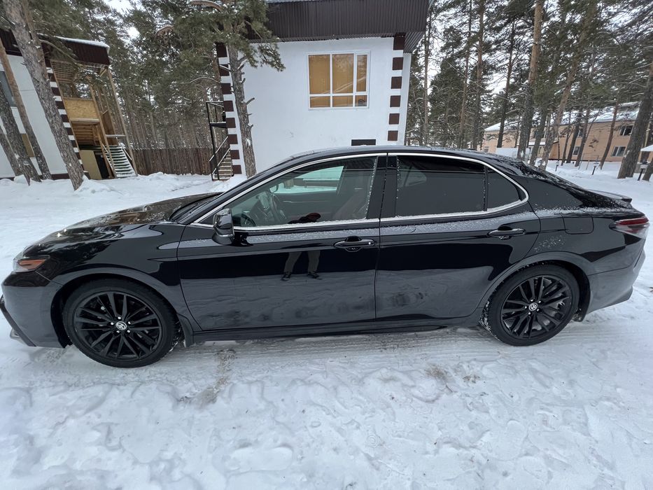 Toyota Camry 75 XSE USA