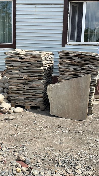 Природный камень зелёный (доллар)