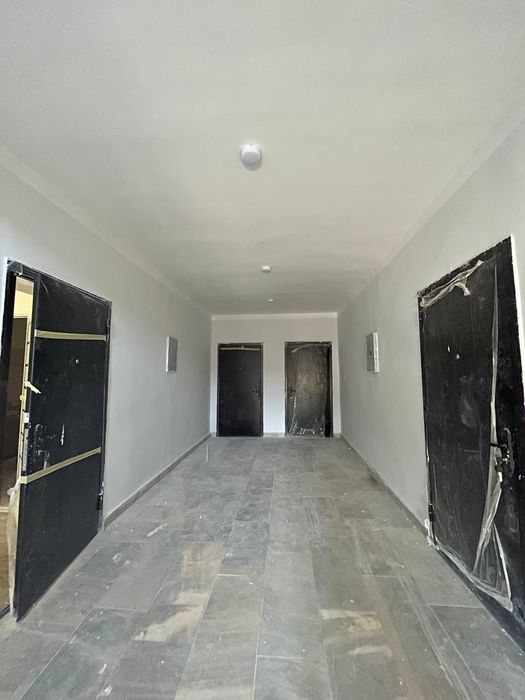 Хазорасп тум.марказида жойлашган 2хонали квартира зудлик блан сотилади