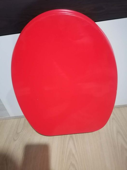 Капак за тоалетна чиния