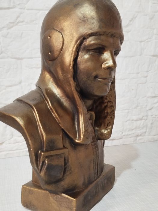 Бюст Юрий Гагарин