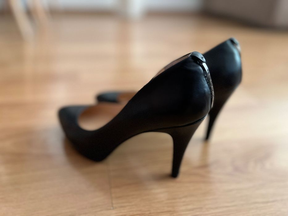 Дамски обувки guess естествена кожа