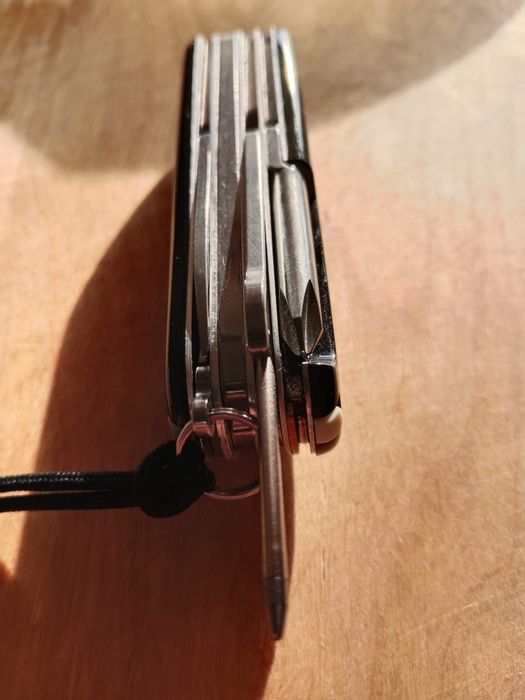 Victorinox Deluxe Tinker.