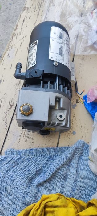 Пластинчато-роторный вакуумный насос Busch PB 0008 B