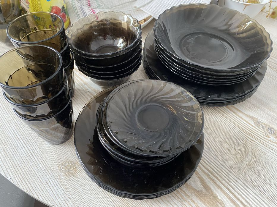 Продам набор тарелок