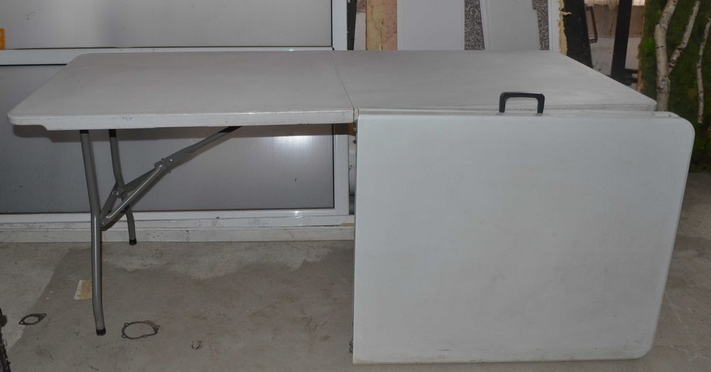 Пластмасова Сгъваема МАСА