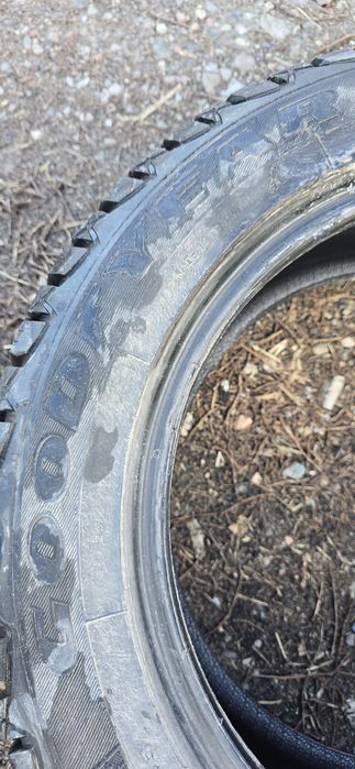 Продам зимнюю резину.