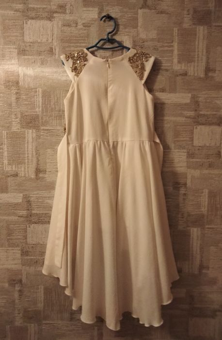 Продам платья на девочку