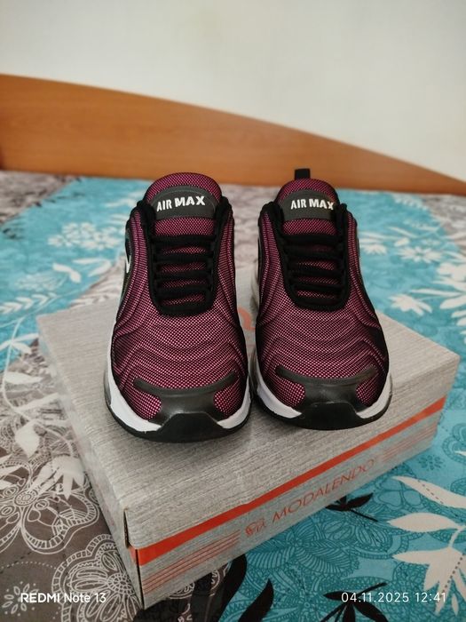 Продавам чисто нови маратонки NIKE AIR MAX