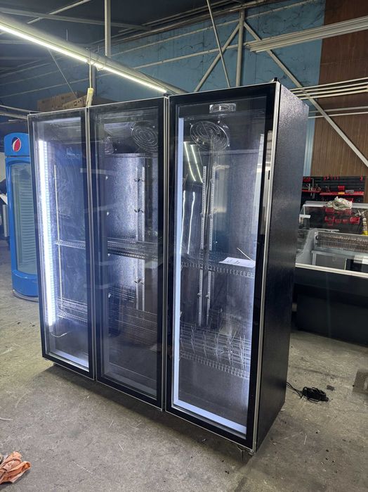 Vitrină Frigorifică WH03 2000L 3 Uși R290