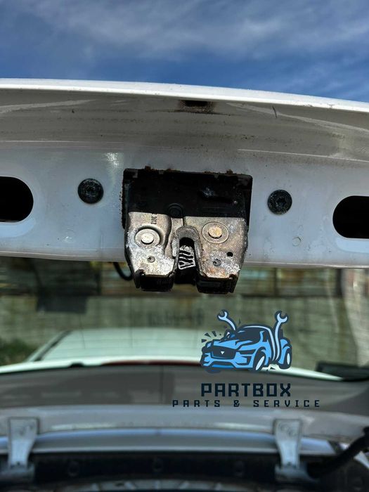 Заключващ механизъм багажник от Opel Astra J 2012