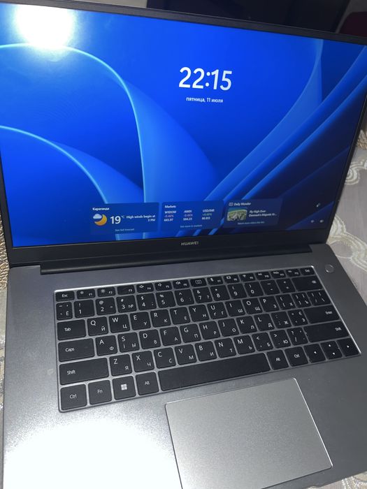 продается ноутбук HUAWEI
