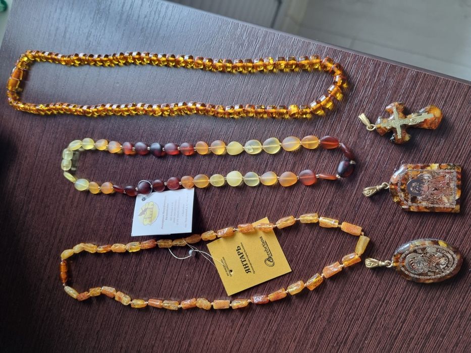 Лечебные янтарные бусы.