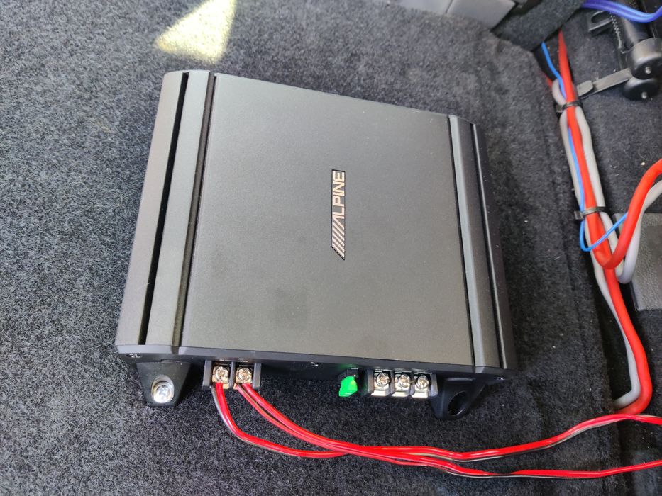 Subwoofer auto Alpine 800W peak 250RMS