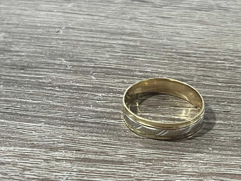 Златен пръстен тип халка 3.2гр
