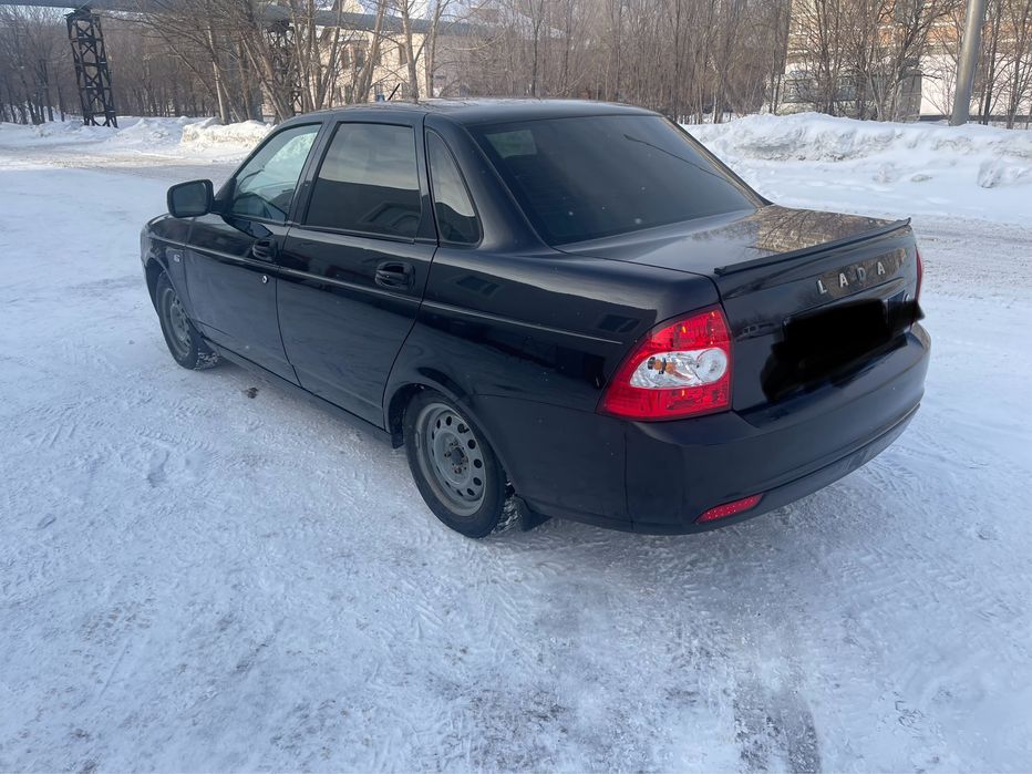 Приора седан 2012 год