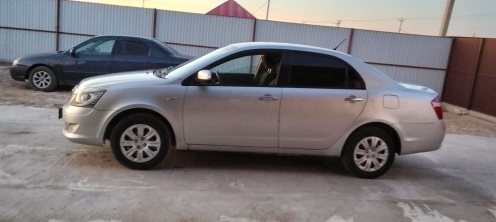 Автомобиль Geely SC7