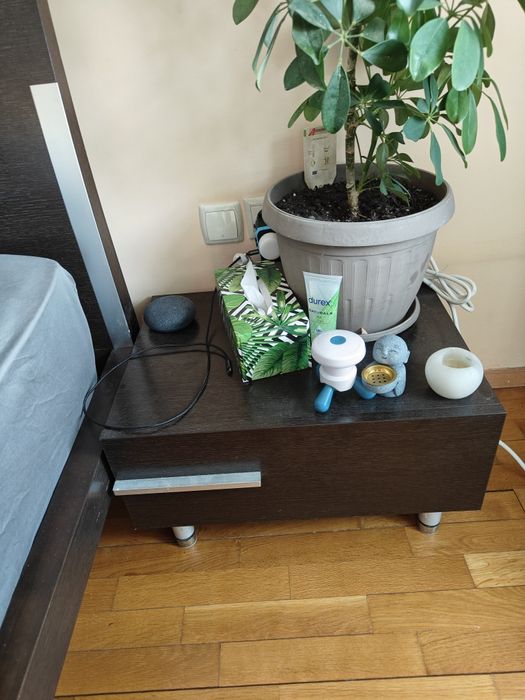 Комплект от масивна дървесина спалня 180х200см с 2 бр нощни шкафчета