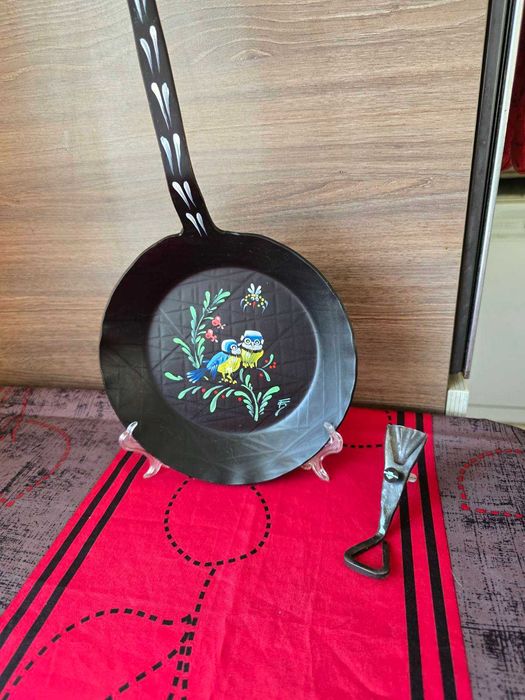 Чугунен тиган с рисунка
