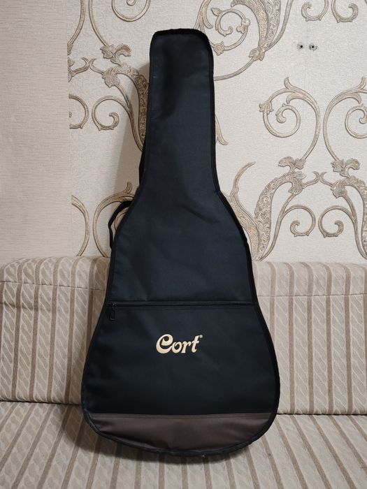 Продаётся гитара фирма" Cort"