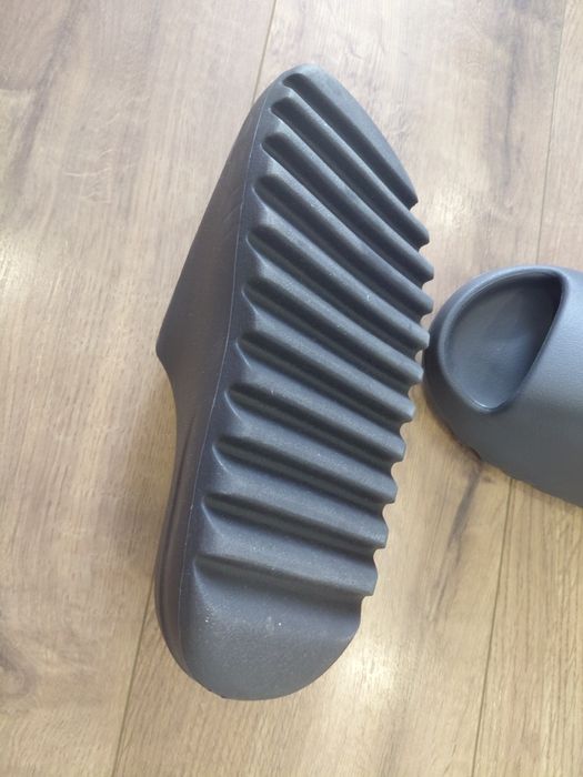 Yeezy slides черни номер 44 1/2
