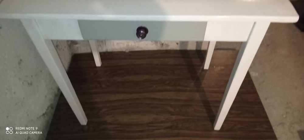 Продавам кухненска маса